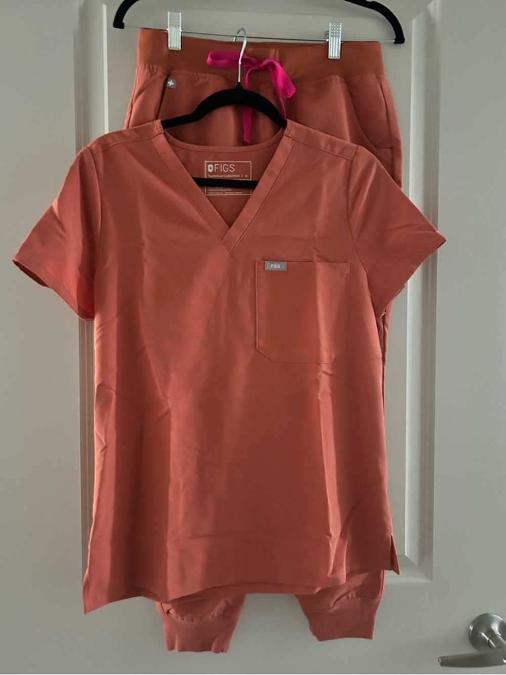 FIGS Scrub Set Small Burnt Orange Jogger Pants Women’s Medical Uniform